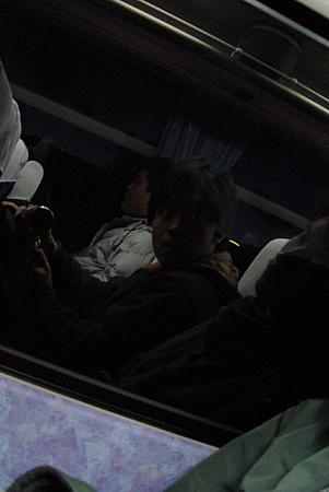 色調重現-遊覽車男子前.jpg