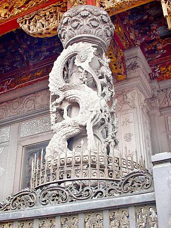 色調重現-寺廟石柱後.JPG